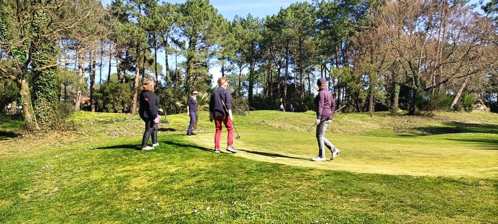Partie de Pitch & Putt Dames au Baganais